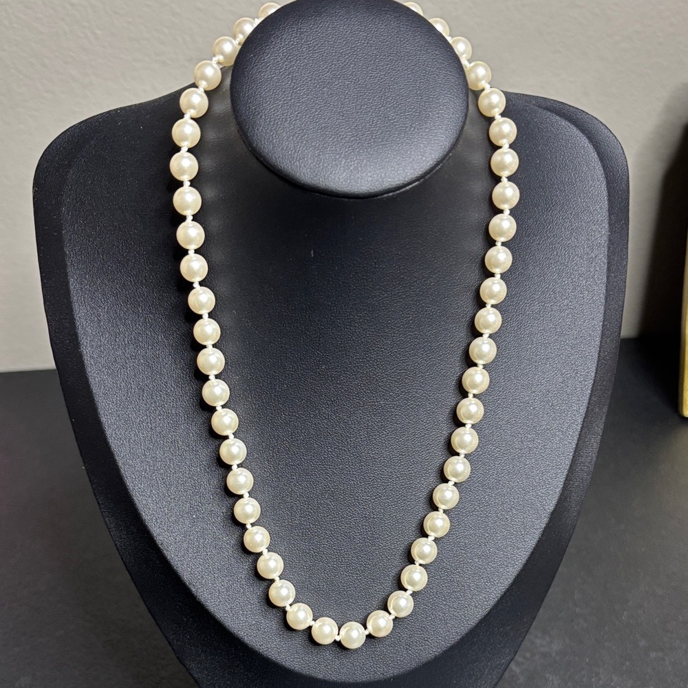 RMN Faux Pearl Knotted Classy Necklace Gold Tone